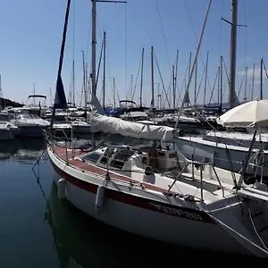 Botel Bateau A Quai St Raphael, 4 Couchages , Voilier Etap 28i, Saint-Raphaël