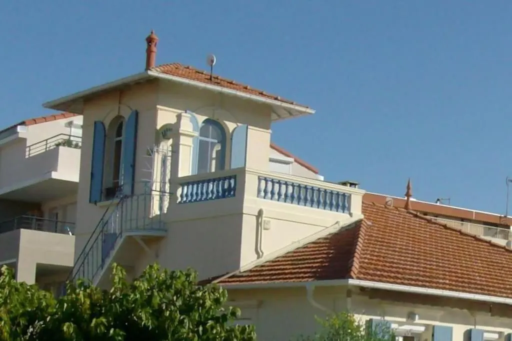 Pigeonnier 10M2 Au Sol Plus Mezza Plus Sdb Saint-Raphael